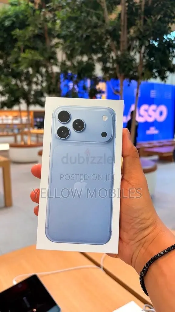 New Apple iPhone 18 Pro Max 256 GB Blue · Photo 1