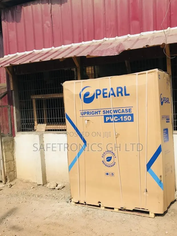 3 Doors Pearl Glass PVC-150 Electric Display Fridge · Photo 1