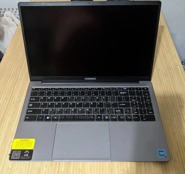 Laptop 8GB Intel SSD 256GB · Photo 1