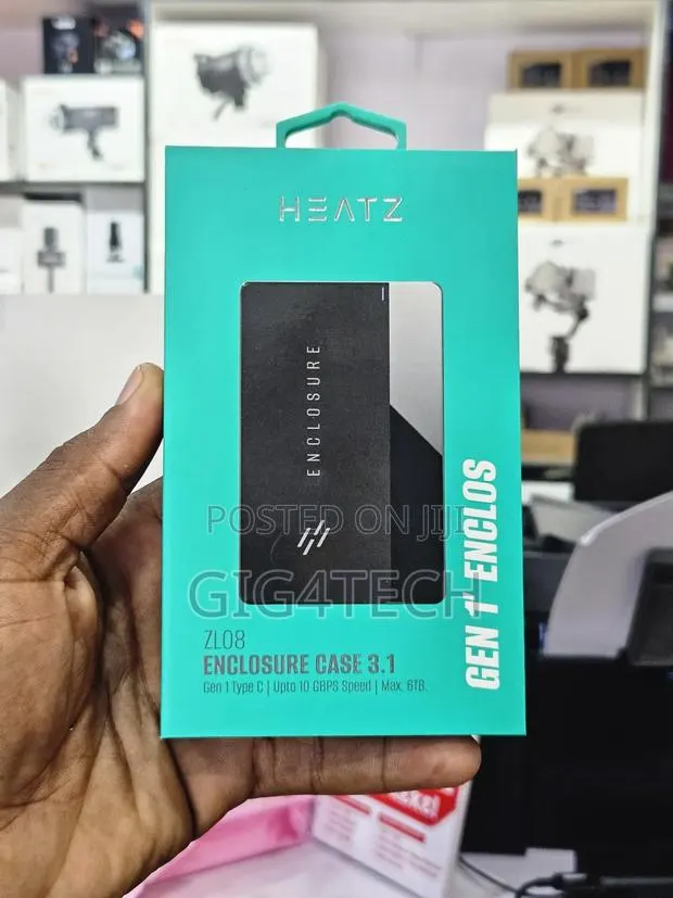 Universal Hard Drive and SSD Enclosure 10gbps Speed · Photo 1