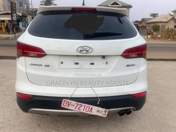 Hyundai Santa Fe 2014 White · Photo 1