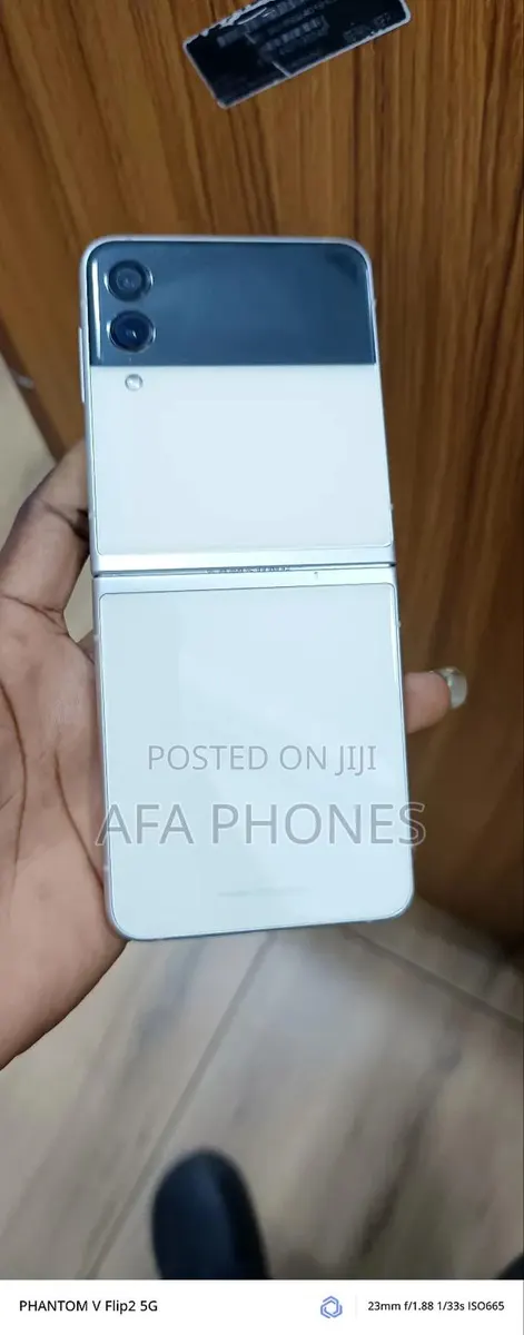 Samsung Galaxy Z Flip 3 256 GB White · Photo 2
