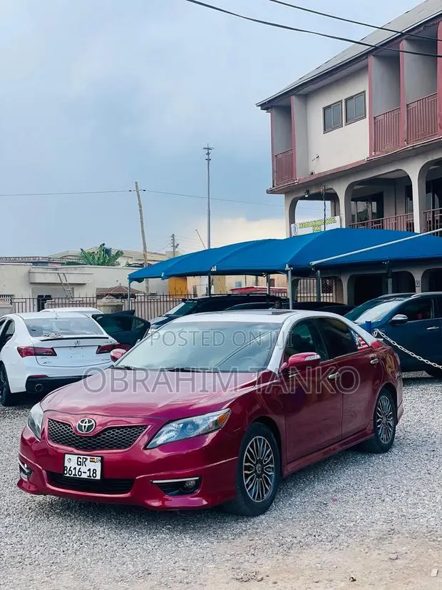 Toyota Camry 2011 Red · Photo 1