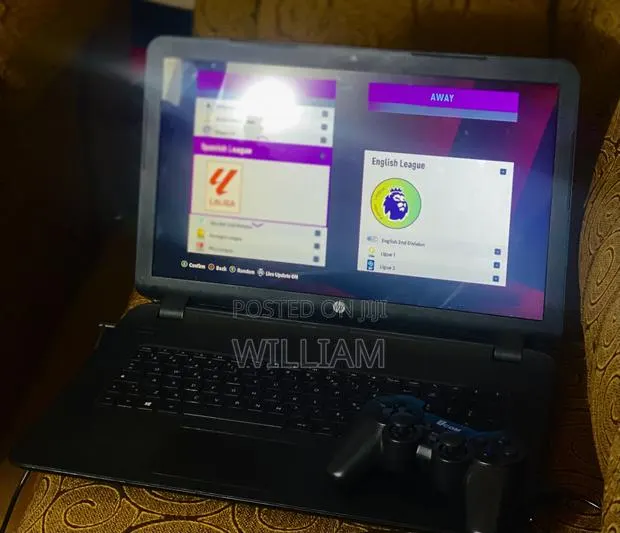 Laptop HP 17-3000 6GB AMD Ryzen 5 SSHD+SSD 256GB · Photo 1