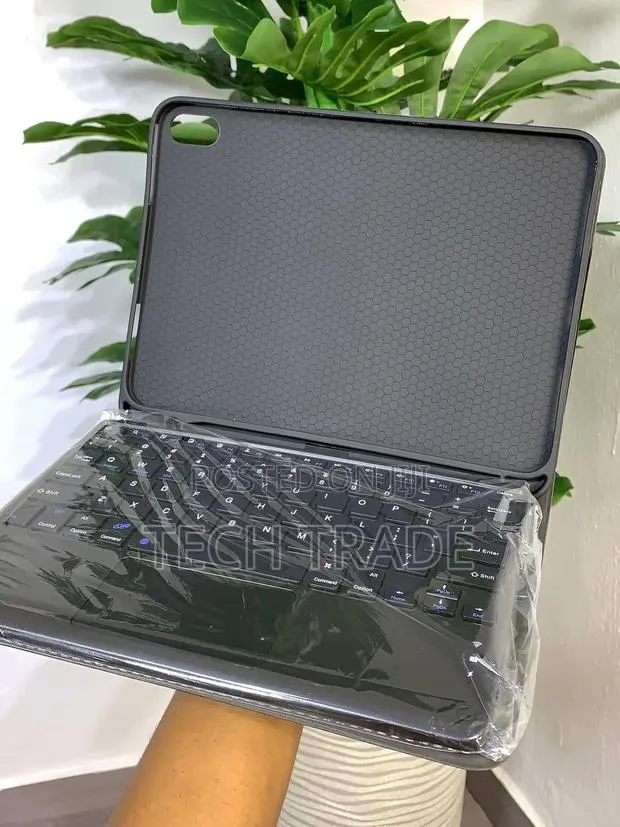 New Apple iPad Case + Keyboard With RGB Backlight · Photo 1