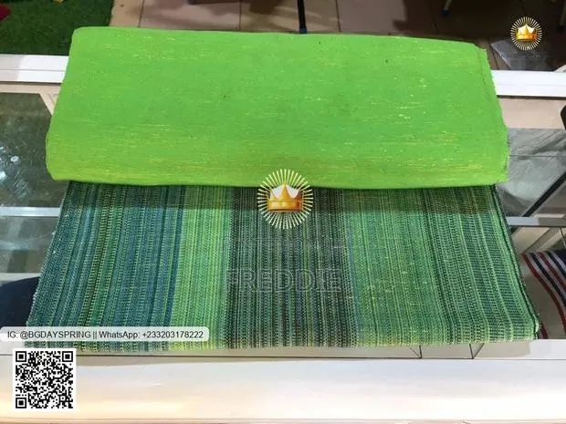 Genuine Handmade Northern Smock Fabric · Photo 1