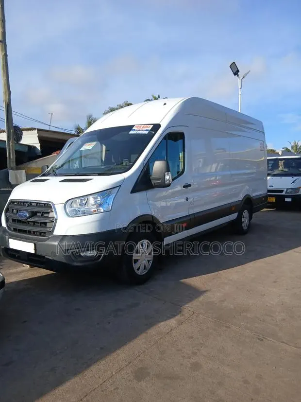 Ford Transit 2020 White · Photo 1