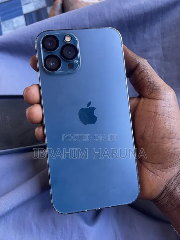 Apple iPhone 12 Pro Max 256 GB Blue · Photo 1