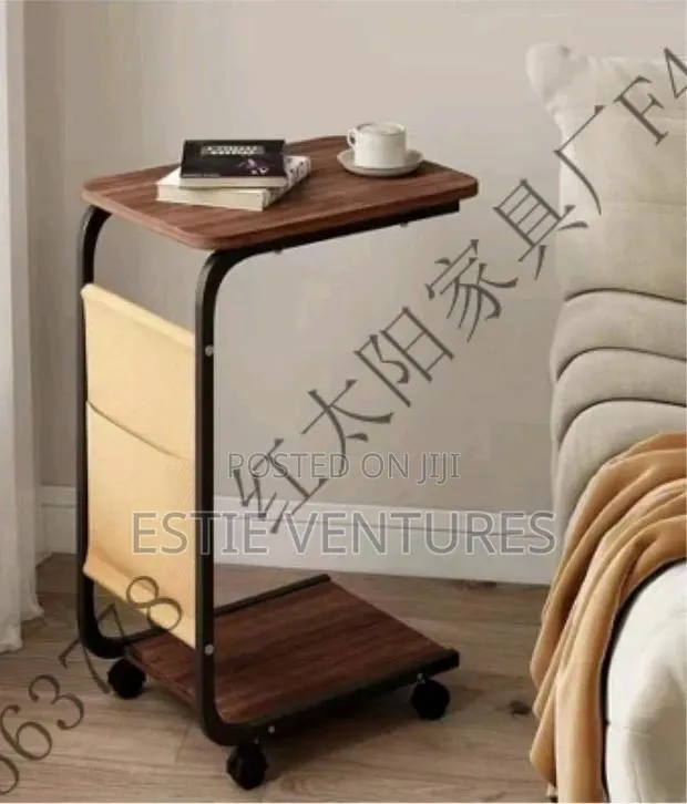 Side Table · Photo 1
