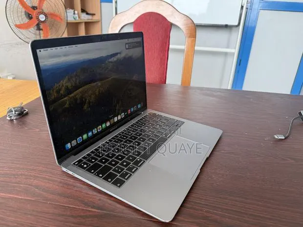 Laptop Apple MacBook Air 8GB Intel Core i5 SSD 128GB · Photo 1