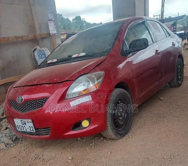 Toyota Yaris 2010 Red · Photo 1