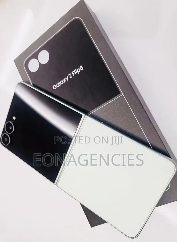 New Samsung Galaxy Z Flip8 256 GB · Photo 1