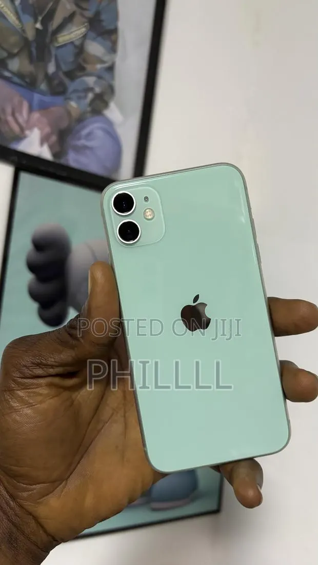 Apple iPhone 11 128 GB Green · Photo 1