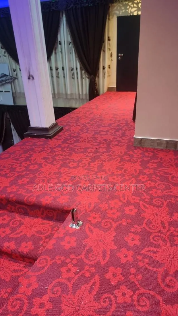 Wine Fluffy Woolen Carpets With Designs · Photo 1