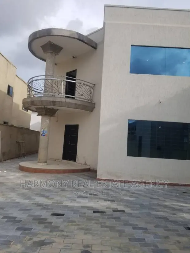 4bdrm House in Dzorwulu for sale · Photo 1