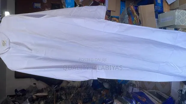 White Oman Jalabiya · Photo 1