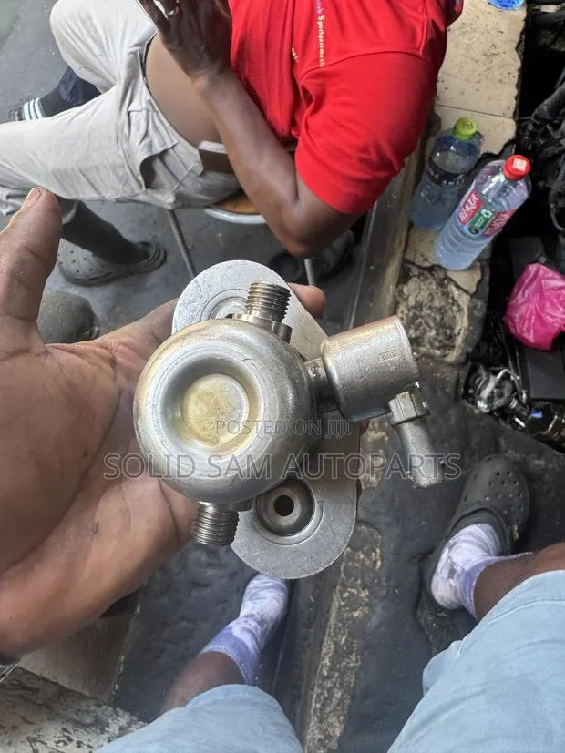 BMW and Mini Cooper High Pressure Pump · Photo 1