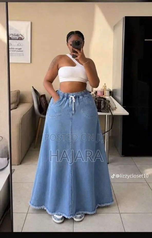 Trendy Jeans Maxi Skirt · Photo 1