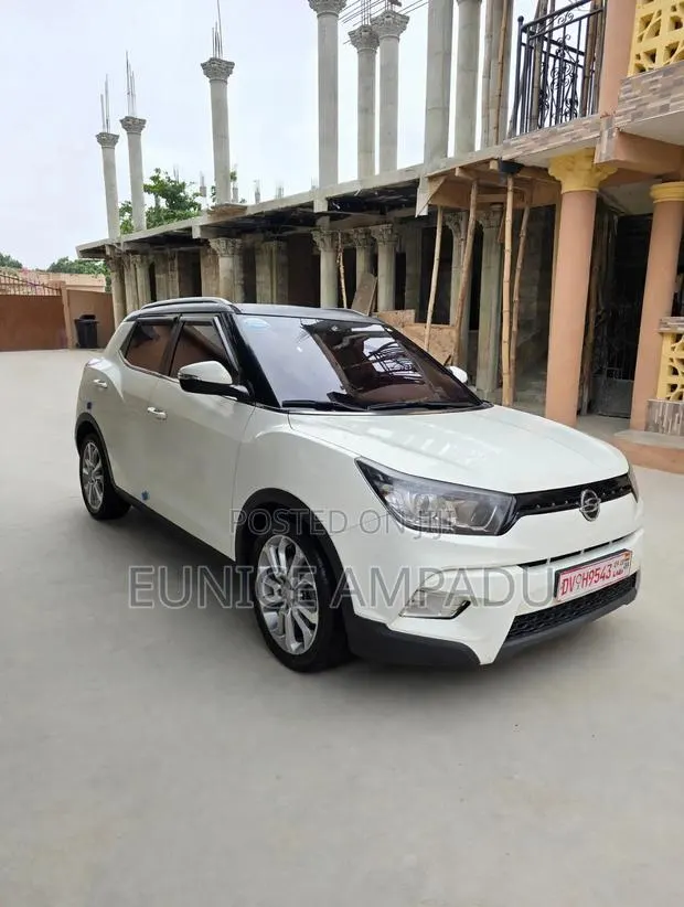 SsangYong Tivoli 2016 White · Photo 1