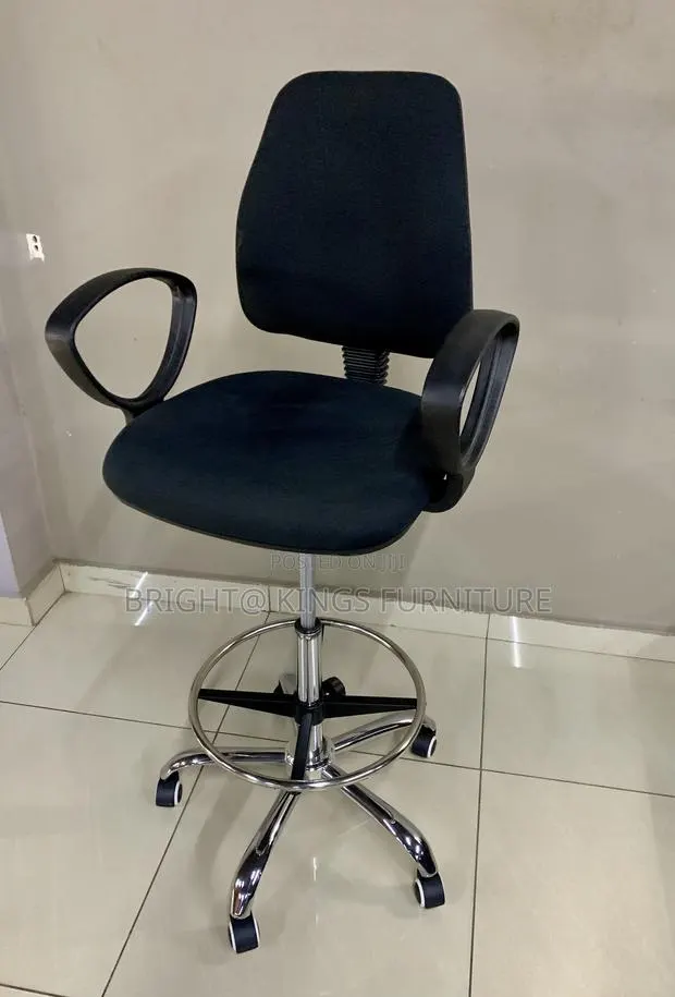 Cashier Swivel Chair · Photo 1