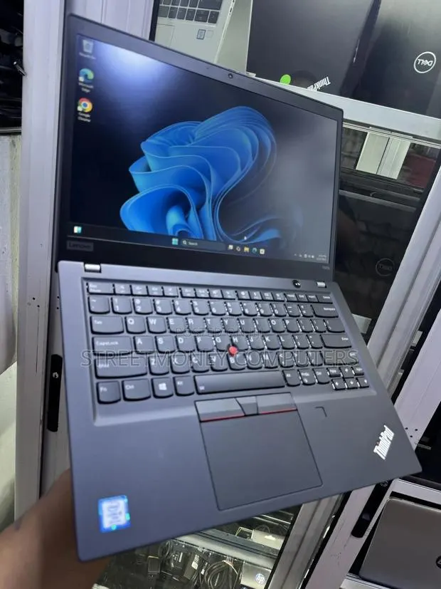 Laptop Lenovo Thinkpad T490s 8GB Intel Core I5 SSD 256GB · Photo 1
