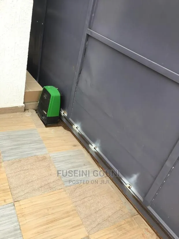 CCTV , Electric Fence, Automatic Garage,Gate Motor, Video · Photo 1
