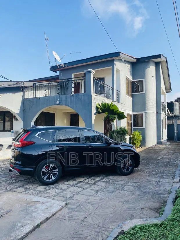 6bdrm Duplex in Cfc Estate for sale · Photo 1