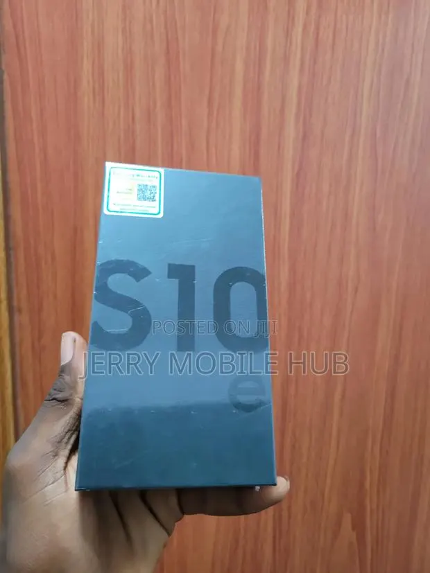 New Samsung Galaxy S10e 128 GB · Photo 1