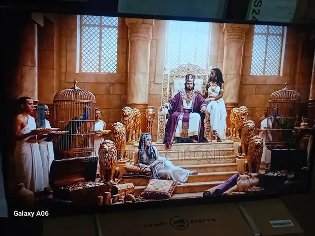 Samsung 43-Inch Smart Tv With High Definition Display · Photo 1