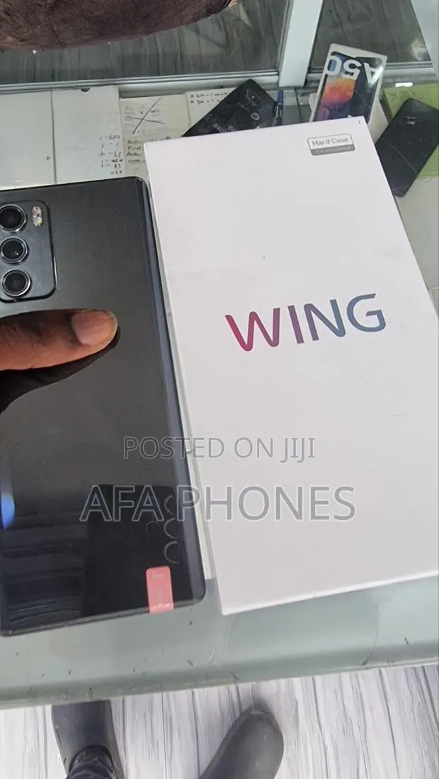 New LG Wing 5G 256 GB Black · Photo 1
