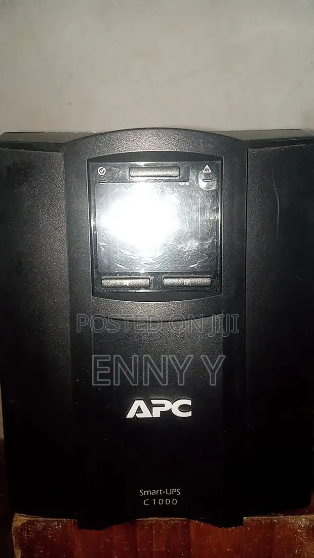 APC Smart-Ups C Smc1000i · Photo 1