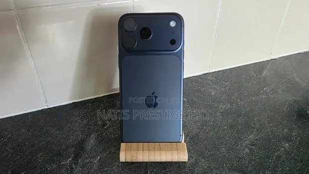 New Apple iPhone 17 Pro Max 512 GB Blue · Photo 1