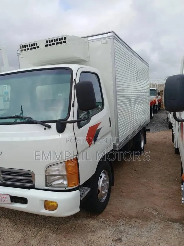 2004 Hyundai Freezer Truck. Heavy Duty Truck. New Arrivals