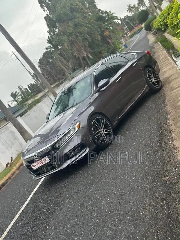 Honda Accord Touring 2.0T 2018 Gray · Photo 1