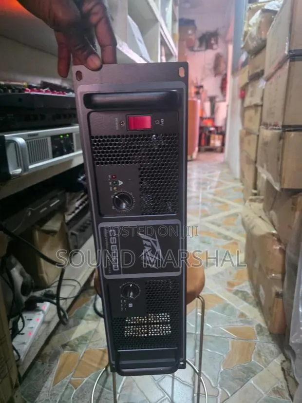 Peavey Cs6000 Amplifier · Photo 1