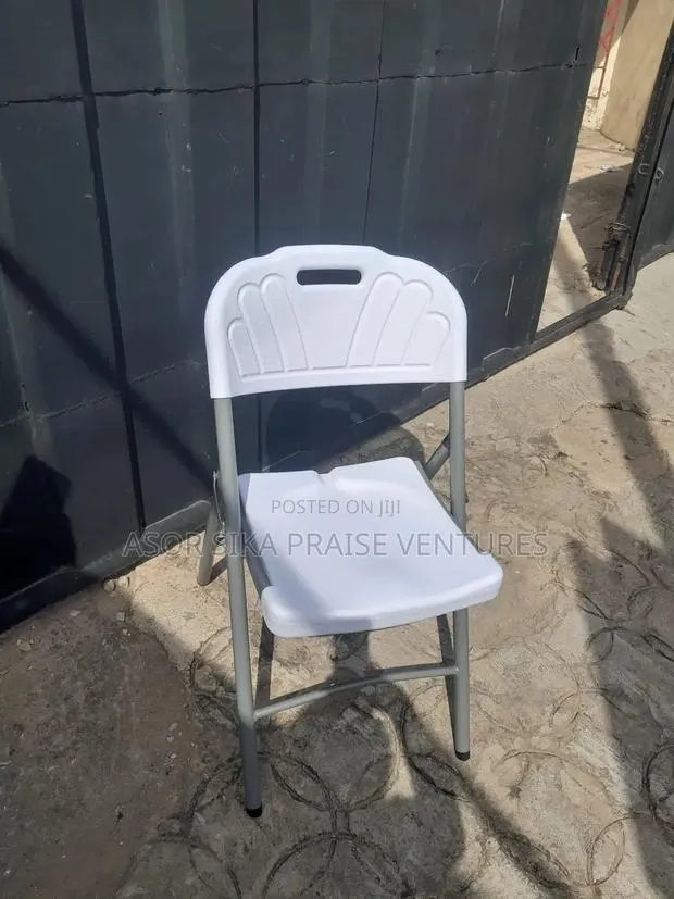 Foldable Chair · Photo 1