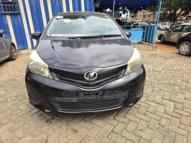 Toyota Vitz 2012 Purple · Photo 1
