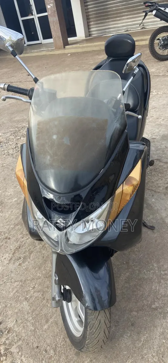 New Suzuki Burgman 2026 Black · Photo 2