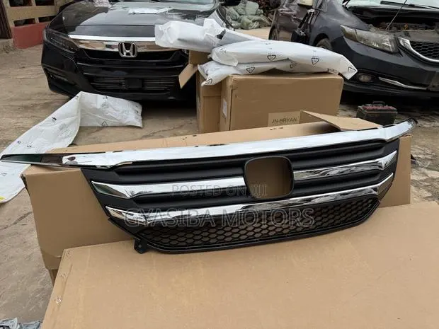 Honda Pilot 2016 - 2018 Front Grille · Photo 1