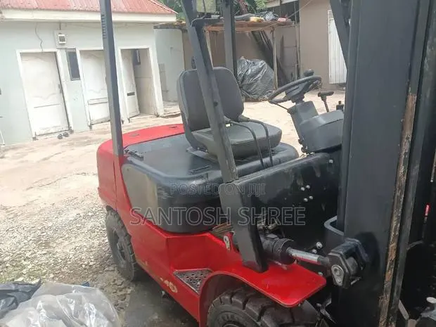 Forklift 3 Ton · Photo 1