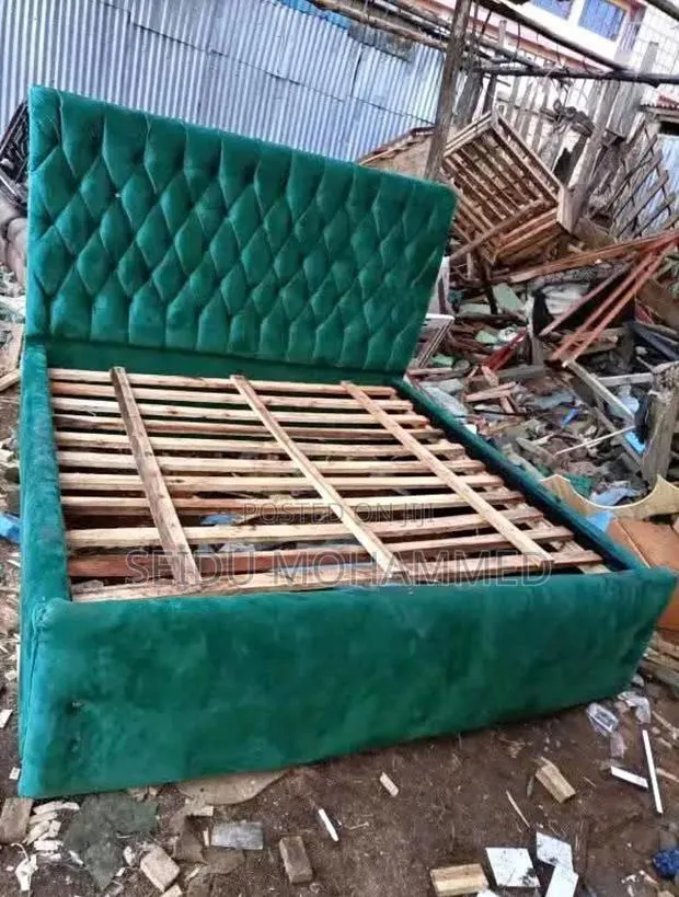 Design Bed Frame · Photo 1