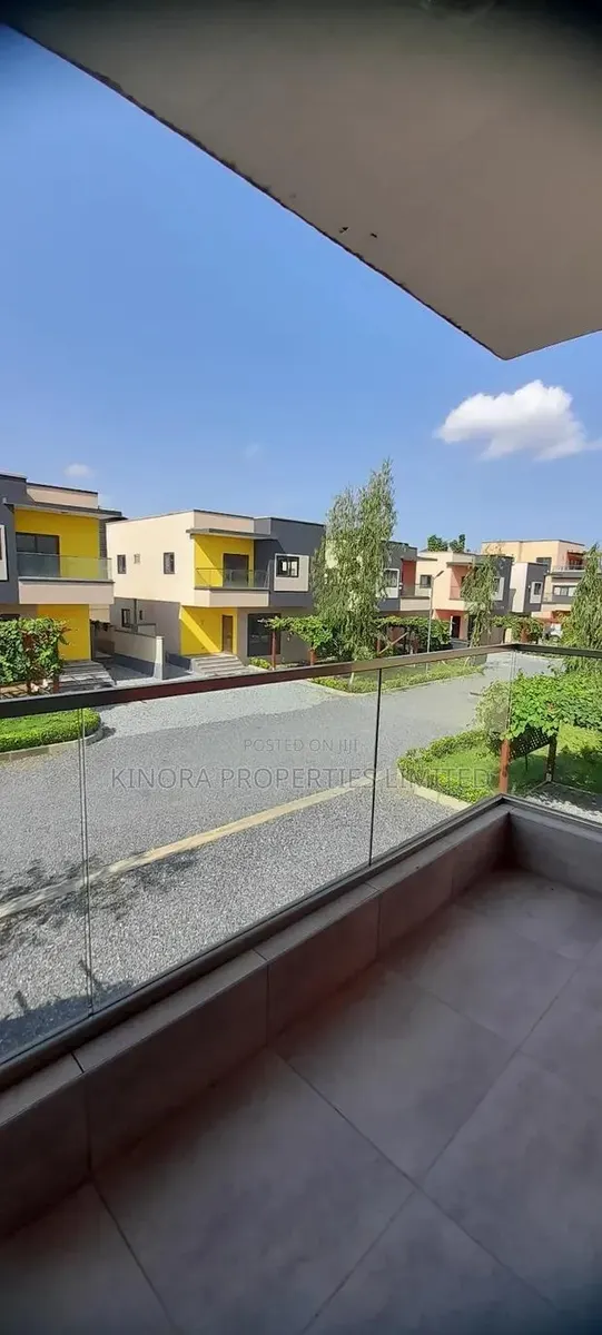 4bdrm Townhouse / Terrace in Oyarifa for rent · Photo 1