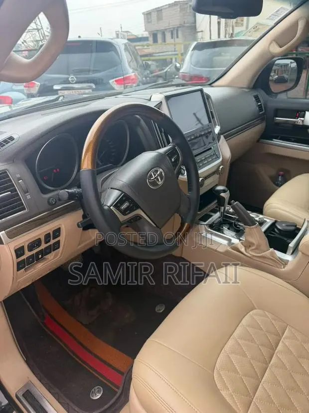 Toyota Land Cruiser 5.7 V8 2015 Black · Photo 1