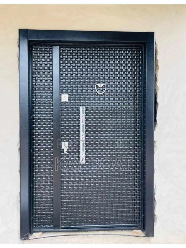 A Dope One and Half Door With All Accessories · Photo 1