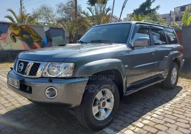 V6 ,V8 Patrols and Land Cruiser for Rent · Photo 1
