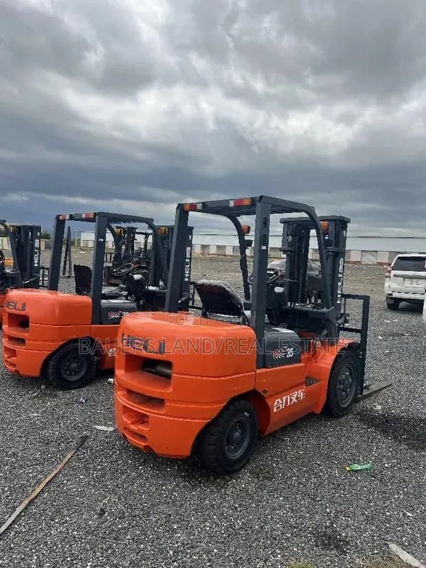 Foreign Used Heli H2000-35 Diesel Forklift (3.5 Ton) · Photo 1