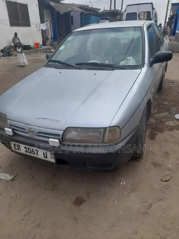 Nissan Primera 1999 Gray · Photo 1