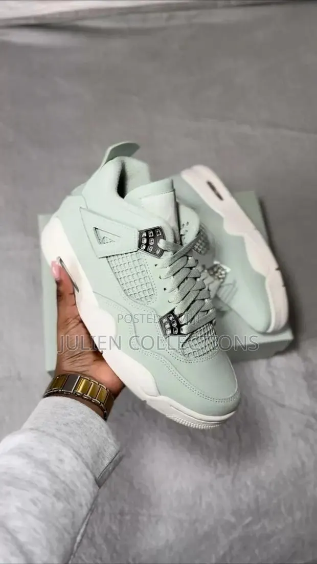 Jordan Retro 4 Abundance Lite Green · Photo 1