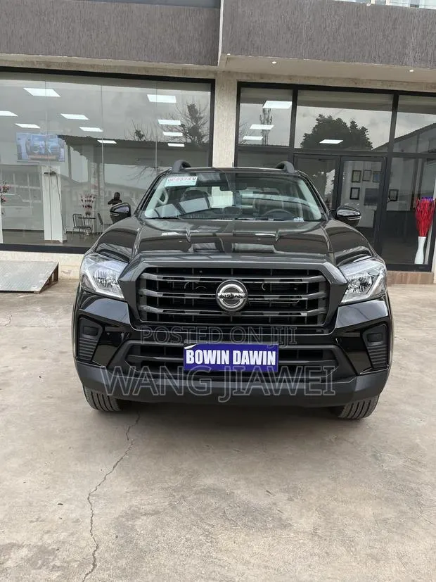 New Nissan Pick-Up 2025 Black · Photo 1