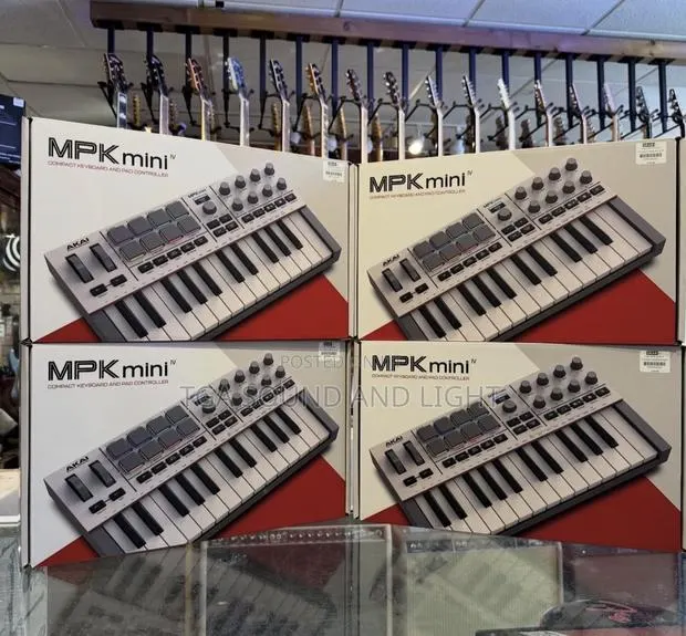 Akai MPK Mini 4 Studio Keyboard · Photo 1